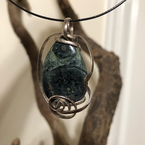 Pendant - Picture 2 of 5